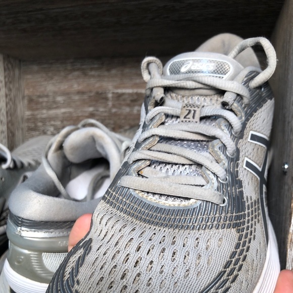 Asics Womens Gel Nimbus 21 1012A156 Gray Running - Picture 8 of 8